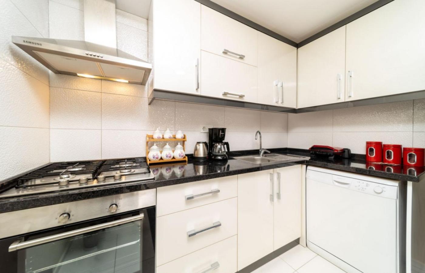 Exquisite Flat With Sea View Near Hadrian Gate Apartament Antalya