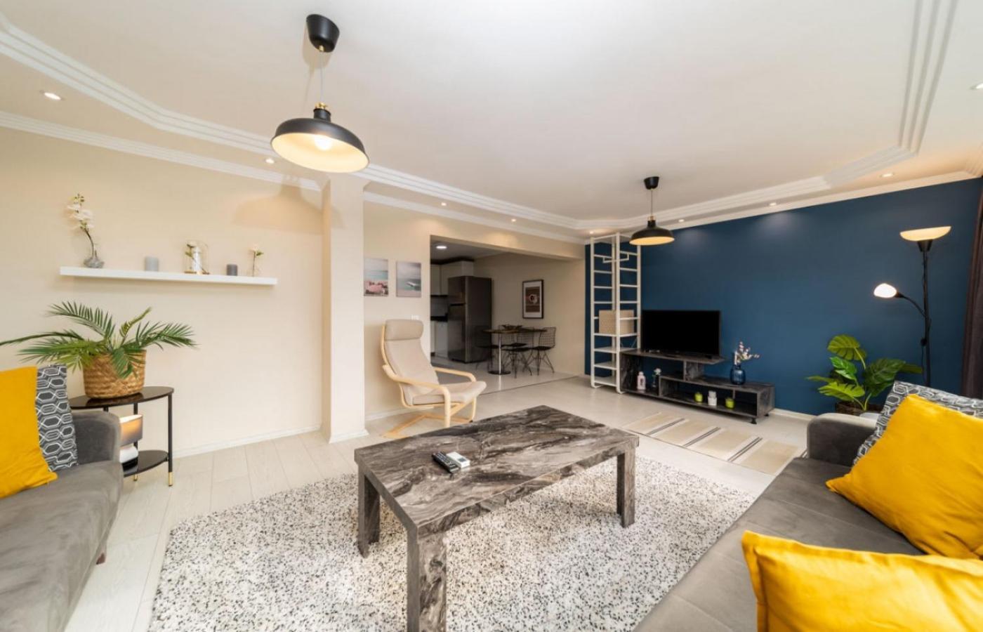 Exquisite Flat With Sea View Near Hadrian Gate Apartament Antalya